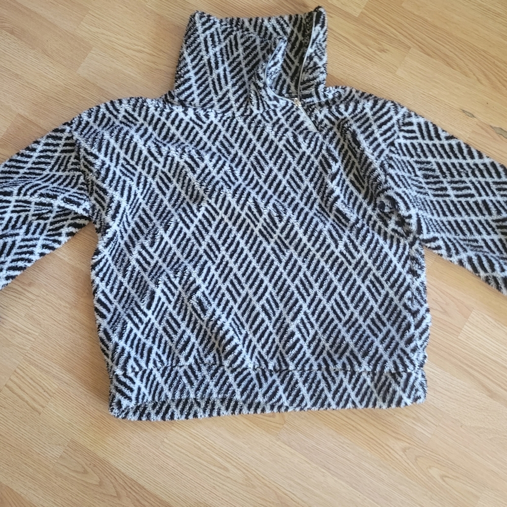 Fussy pullover